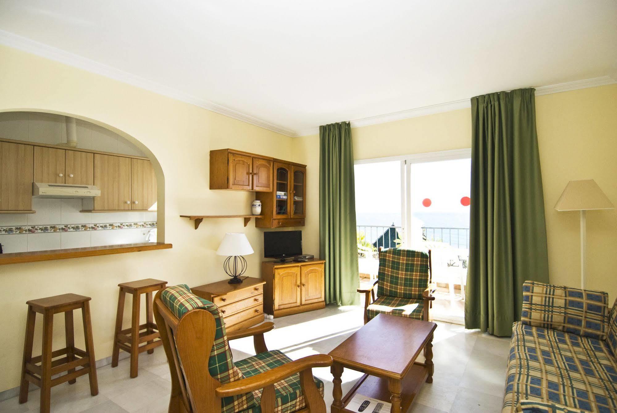 Apartamentos Hc Burriana Playa Nerja Kültér fotó