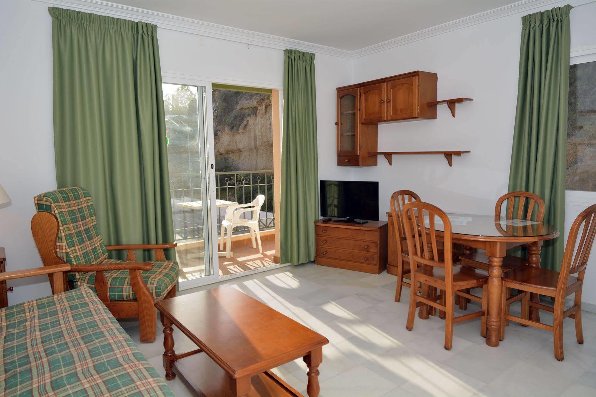 Apartamentos Hc Burriana Playa Nerja Kültér fotó