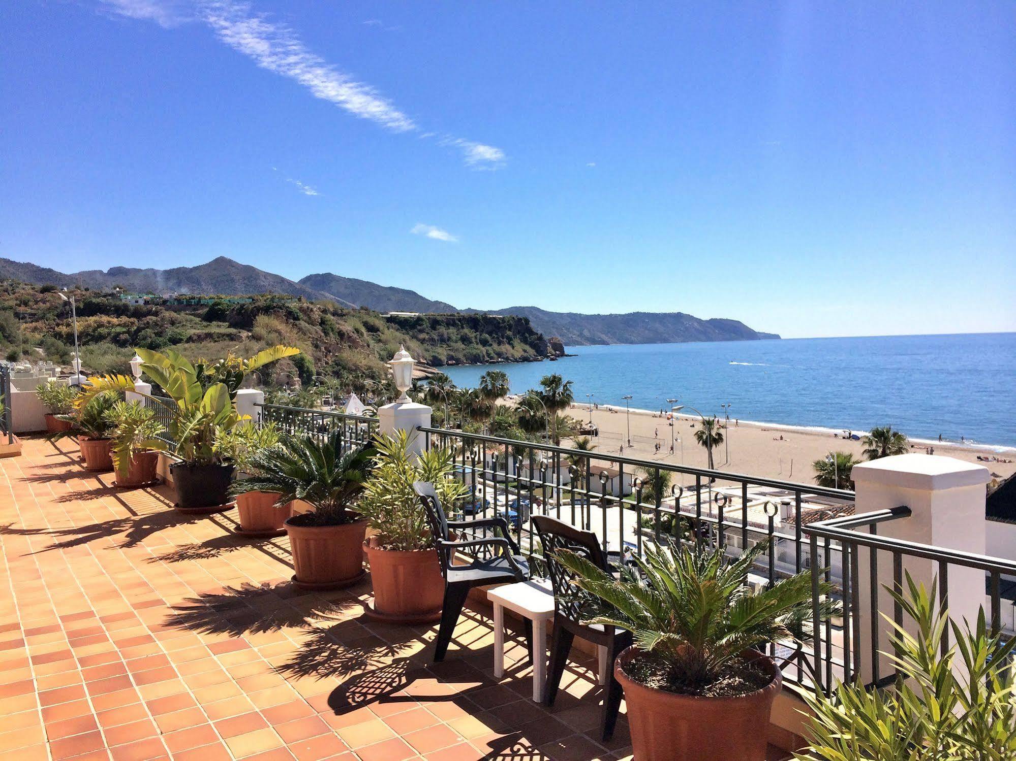 Apartamentos Hc Burriana Playa Nerja Kültér fotó