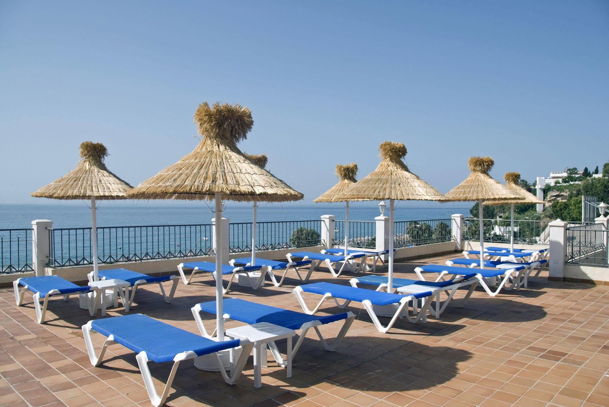 Apartamentos Hc Burriana Playa Nerja Kültér fotó