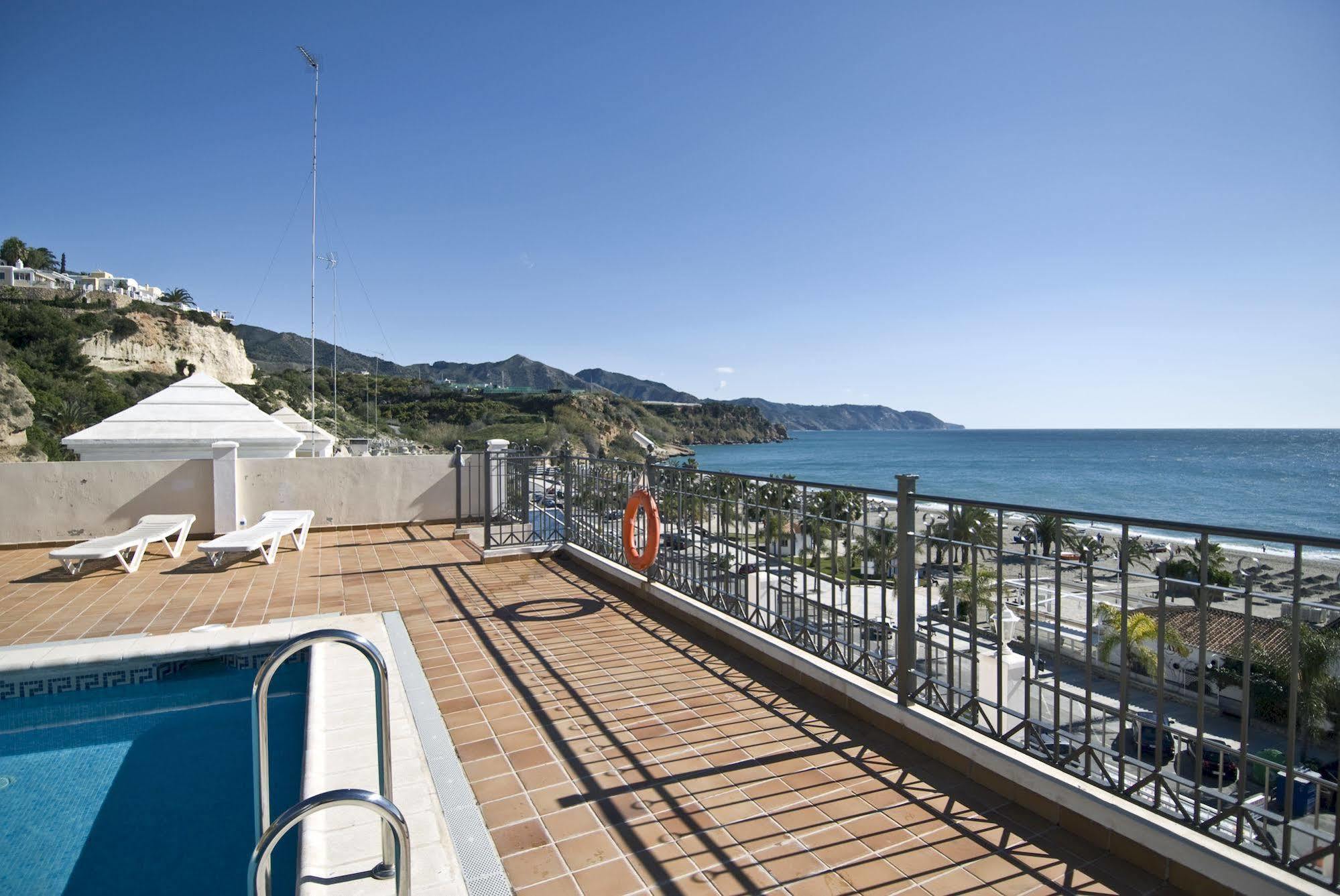 Apartamentos Hc Burriana Playa Nerja Kültér fotó