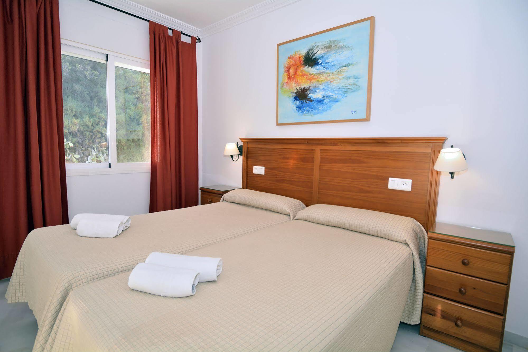 Apartamentos Hc Burriana Playa Nerja Kültér fotó