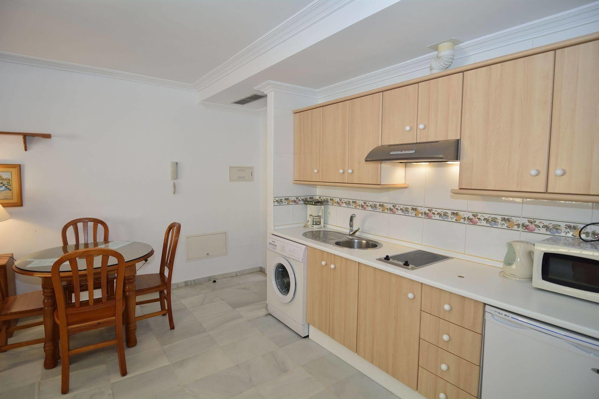 Apartamentos Hc Burriana Playa Nerja Kültér fotó