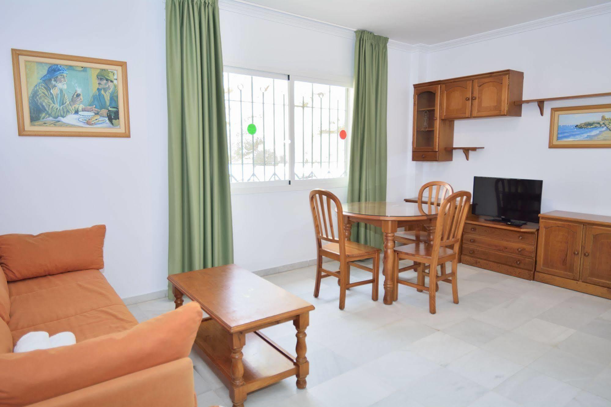 Apartamentos Hc Burriana Playa Nerja Kültér fotó