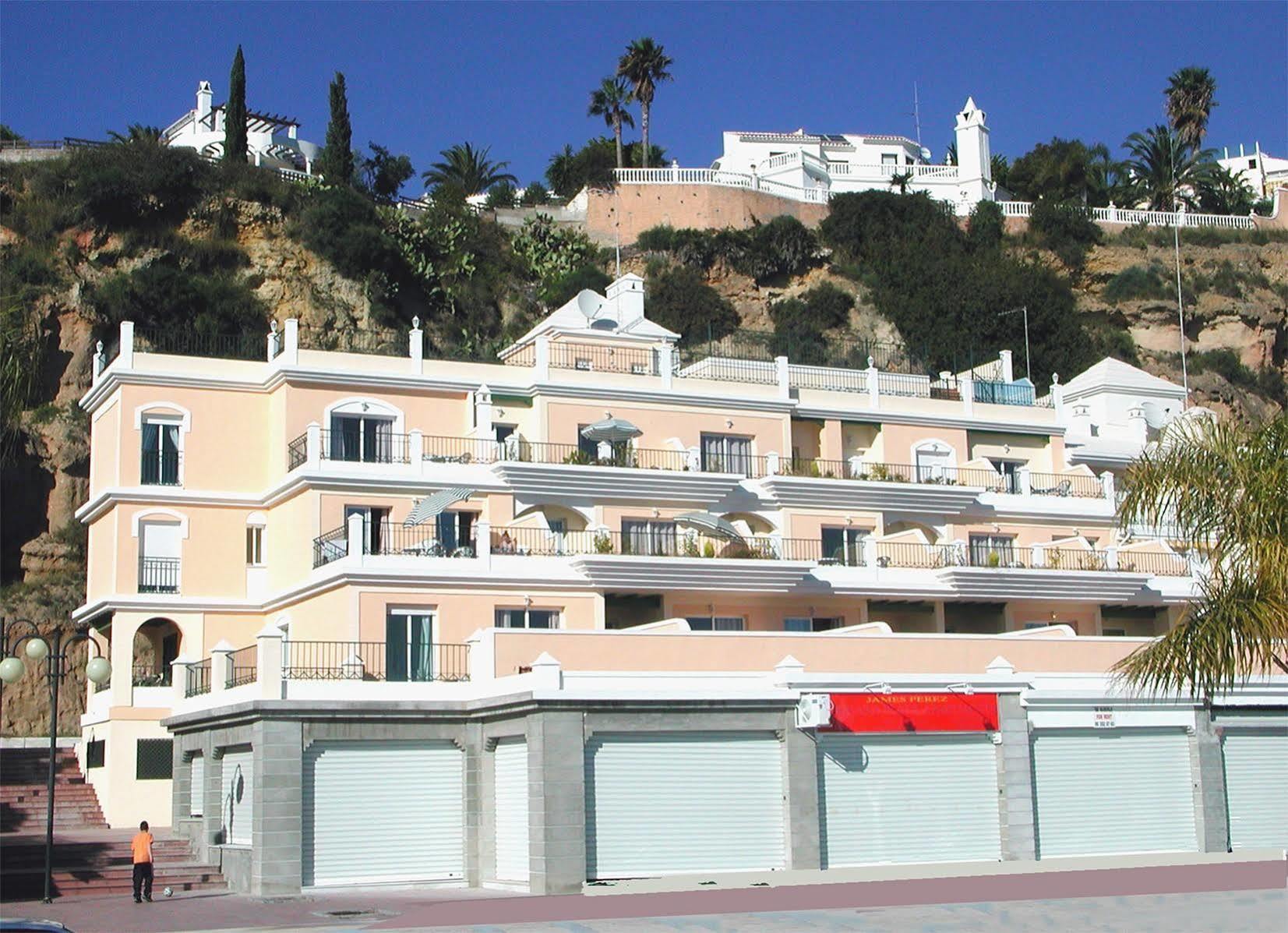 Apartamentos Hc Burriana Playa Nerja Kültér fotó
